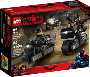 Batman & Selina Kyle Motorcycle Pursuit